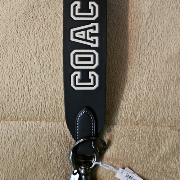 Coach keychain fob - Picture 4 of 6